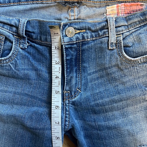 Abercrombie & Fitch Perfect Stretch Destructed Straight Low Rise Jeans 6 - Picture 9 of 10